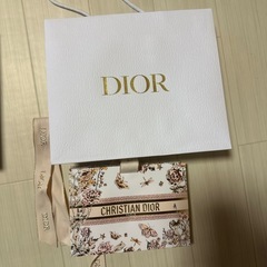 Dior紙袋の画像