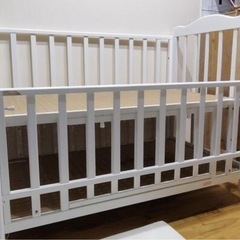 ベビーベッドの画像