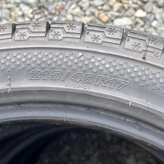 215/45r17 スタッドレス 4本の画像