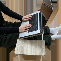 折りたたみ式ベッドテーブルの画像