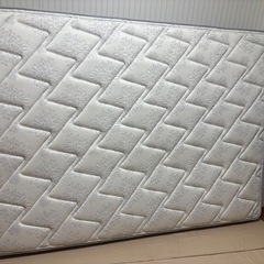 France bedダブル
ベットマットレスの画像