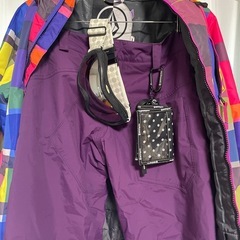 VOLCOM レディースカラフルチェック柄スノーボードウェア上下セットおまけ付きの画像