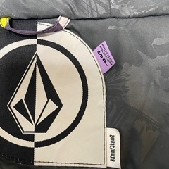 VOLCOM レディースカラフルチェック柄スノーボードウェア上下セットおまけ付きの画像