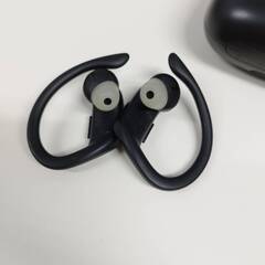 【現状品】POWERBEATS PRO ワイヤレスヘッドホンの画像