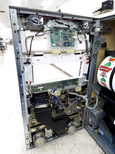 北海道 千歳市/恵庭市 近郊配送 北電子 パチスロ実機 ゴーゴージャグラー2 KD コイン不要機 100V スロット台 店頭でのお受渡