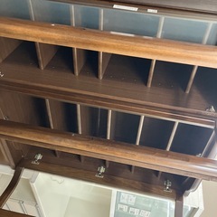 3枚扉食器棚売ります‼︎の画像