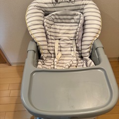 アップリカ　ハイローチェアの画像