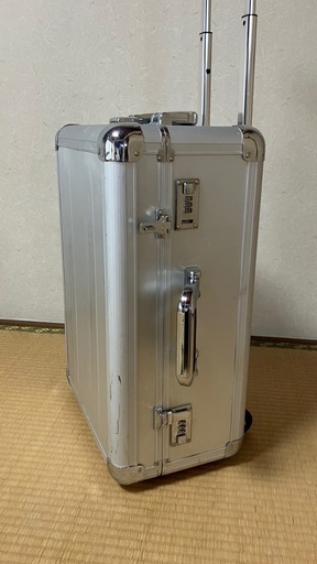 アタッシュケース型　キャリーケース