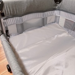 【受渡決定】折り畳み 添い寝用ベビーベッドの画像