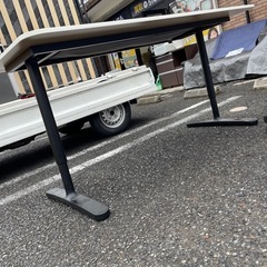 昇降式デスク IKEA BEKANT の画像