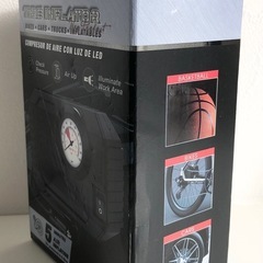 【未使用品】CARSUN製タイヤインフレーター（モデルC3011-2）空気圧 空気入れ 自転車 自動車 LEDライト搭載 DC電源 生活雑貨 カー用品 生活家電の画像