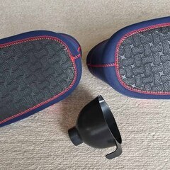 クロッツ 足温器 フットウォーマー 湯たんぽ CLO'Z やわらか 断熱性に優れたウェットスーツ生地を使用 低温やけどしにくく 冬の冷え対策 両足用タイプ 足用ショート 暖房 ストーブ 保温 ヒーター 温める 冷え性 足湯 温泉 銭湯 部屋着 毛布 布団 電気スリッパ 速暖 発熱 加熱スリッパの画像