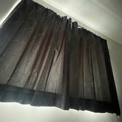 カーテンの画像