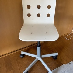 年末大掃除！イケアの椅子の画像