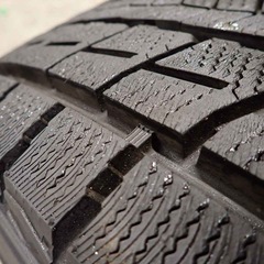 トヨタ fjクルーザー スタッドレス 4本 265/70R17×7.5J ダンロップ 
純正アルミ の画像