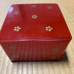 残り1つ！お値下げしました！お重、2段重　お節料理、お弁当などにの画像