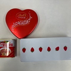 お菓子の缶の画像