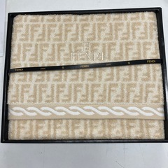 2512-671 FENDI ズッカ柄　バスタオル　未使用品の画像