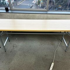 長机(折りたたみ可能)の画像