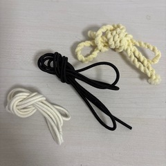 ゴムとヒモの画像
