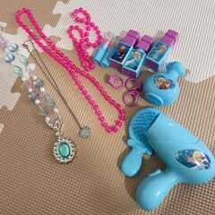 アナと雪の女王 ドレッサー おもちゃ スーツケースの画像