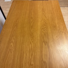 ダイニングテーブルの画像