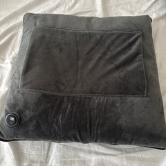 電気毛布 掛け敷き兼用【1枚多役！ひざ掛け・肩掛け・ホット座布団はもちろん 抱き枕や暖房ポケットにも変身】電気毛布 掛け 厚手生地で暖かい 9箇所発熱 3段階温度調整 8本炭素繊維で均一発熱 過熱保護 省エネ 洗える 電気ひざ掛け 寒さ対策 屋内屋外で大活躍 大型サイズ 160×80cm(グレー)の画像