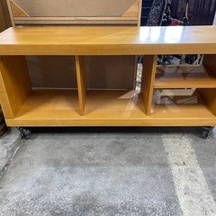 キャスター付き　TVボードの画像