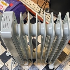 【リサイクルサービス八光】幅24.5㎝　デロンギ　オイルヒーター ミディアムグレー　H770812EFSN-GY 10畳までの画像