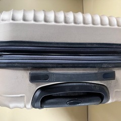 大型キャリーケース スーツケース シャンパンゴールド 4輪 TSAロック付き 高さ65cm 現地引取のみ の画像