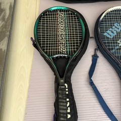 テニスラケット2本の画像