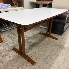 【愛品館 江戸川店 】カフェテーブル カリモク60+（カリモクロクマルプラス）の画像