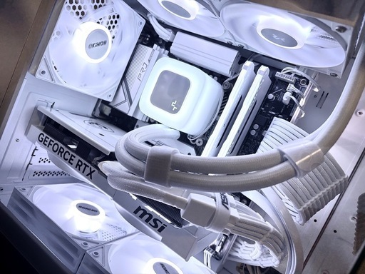 白いゲーミングPC/第14世代インテル/RTX5060