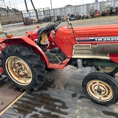 トラクター　ヤンマーYM2420 エンジンかかります　クラッチ入れないから動きません　バッテリー付けませんの画像