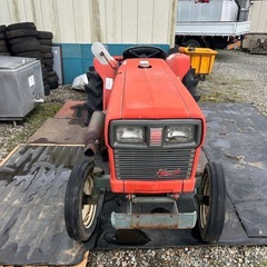 トラクター　ヤンマーYM2420 エンジンかかります　クラッチ入れないから動きません　バッテリー付けませんの画像