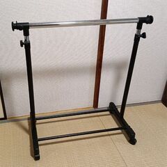 美品、服掛け、伸縮式、高さ160cm×幅80cm、高さを半分にできる、【引越し】【湖北台団地５階まで取りに来てくれる方】の画像