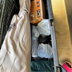 キャンプ用品ボックス　キャンプ用品付きの画像