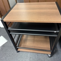 パソコン下ラックの画像
