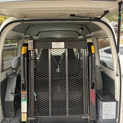 車椅子移動車の画像