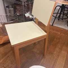 おしゃれな椅子(高さ71cn ,横35cm  奥行き35cm )の画像