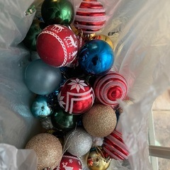 クリスマスツリー　オーナメント複数の画像