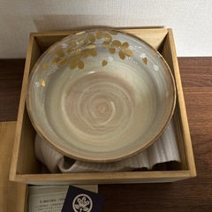 たち吉 金彩草花 盛鉢 の画像