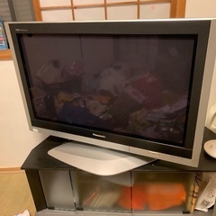 テレビ台とテレビの画像