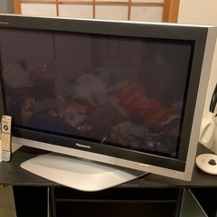 テレビ台とテレビの画像