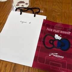 アニエスベーの紙袋、4枚セットの画像