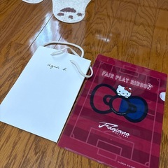 アニエスベーの紙袋、4枚セットの画像