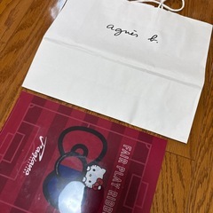 アニエスベーの紙袋、4枚セットの画像