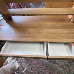 【リサイクルサービス八光】幅110㎝　無印良品　木製デスク置き棚付きの画像