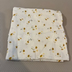 新生児おくるみ　ガーゼケット　100×100cm 黄色い小花　綿100% タオルの画像