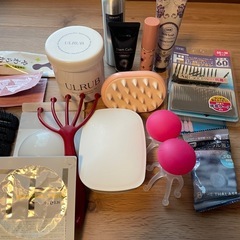 美容・セルフケア用品まとめ売り（ULRUB／ヘアブラシ／マッサージ用品 他）の画像